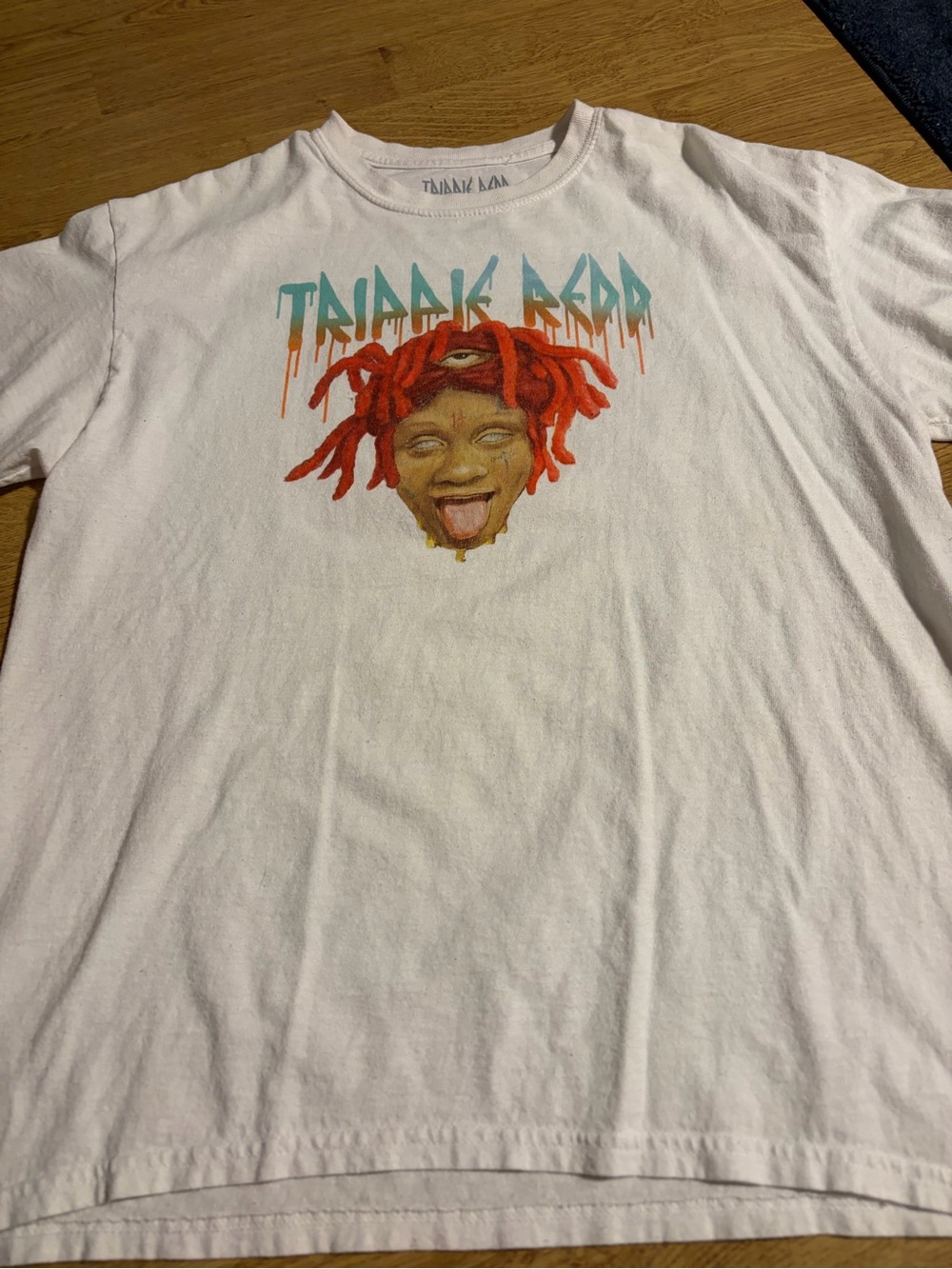 Trippie Redd White Short-Sleeve Graphic Tee with Red Hair Motif/ large
